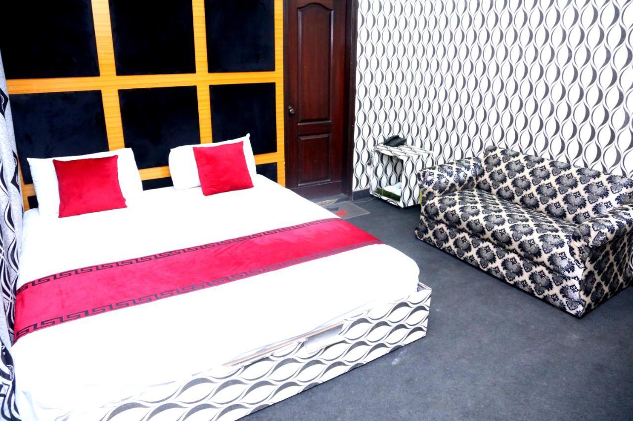 Sapphire Inn Motel Lahore Exterior photo